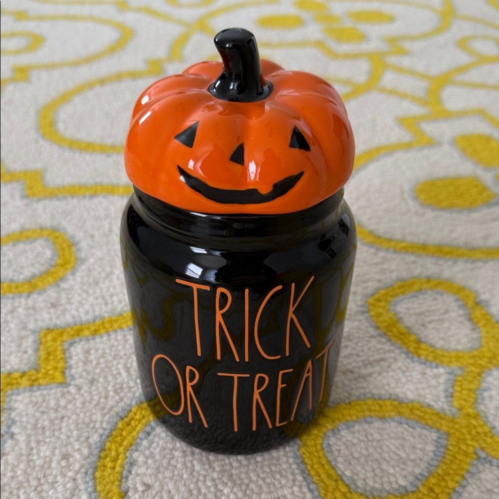 NWT Rae Dunn TRICK OR TREAT Small Canister
